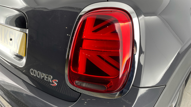 MINI Hatchback 2.0 Cooper S Sport II 3dr Auto [Comfort Pack] Petrol Hatchback